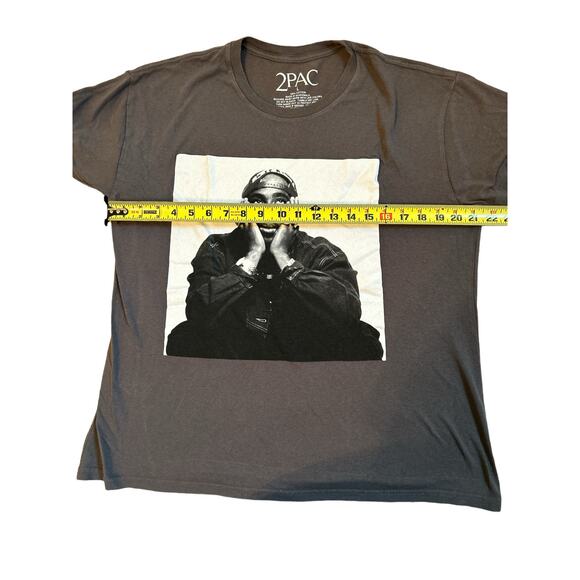 2Pac Gray Thug Life T Shirt with Photo Size Large 100% Cotton - Picture 2 of 6